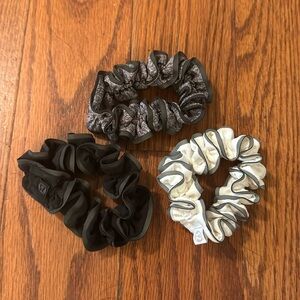 Lululemon reflective scrunchie